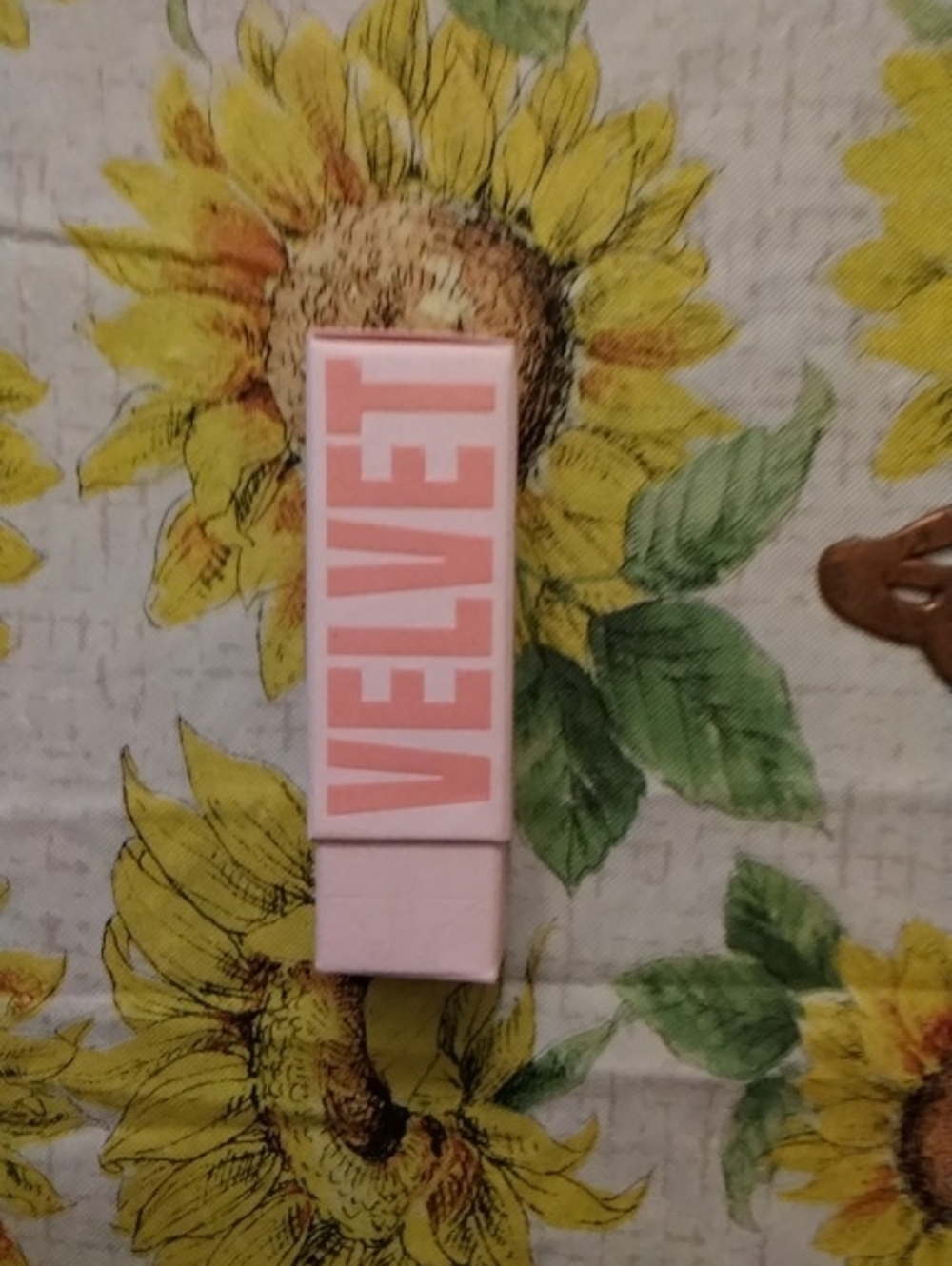 Jeffree Star Velvet Lipstick Box - Light Pink